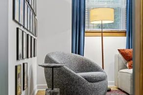 A Hand-some Place • Vintage 1BR Near Wrigley - Image 5