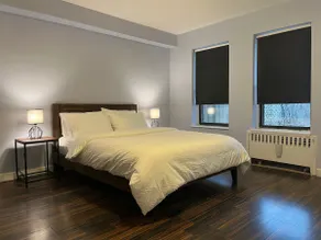 Private guest suite in centrally-located townhouse - Image 3