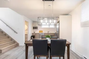 Spacious Cozy Retreat | Free Parking Included - Image 3