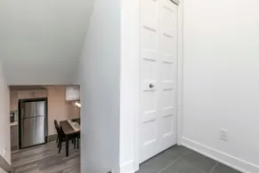 Spacious Cozy Retreat | Free Parking Included - Image 2