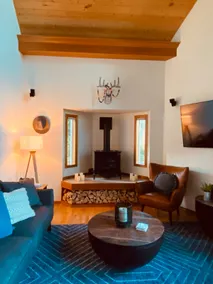 Stunning 3 bed Skykomish Riverfront Cabin with breathtaking views - Image 3
