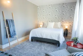 Modern & Sunny East End House. Private Parking! - Image 2