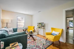 Beautiful 3BR great location easy access to I -65 - Image 3