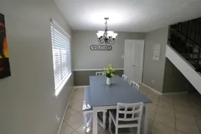 Modern 4 Bedroom Refuge - Image 4