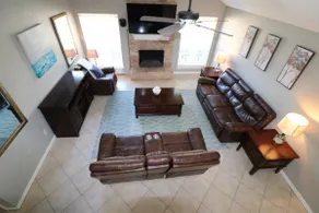 Modern 4 Bedroom Refuge - Image 3