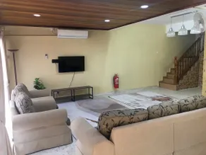 Teratak Kamila 5BR near TC. Full AC, wifi, Netflix - Image 2