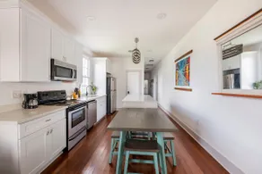 Beautiful Allen Toussaint Earhart Duplex - Image 2