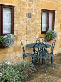 Character two bedroom cottage in Moreton-in-Marsh - Image 5