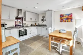 Character two bedroom cottage in Moreton-in-Marsh - Image 3