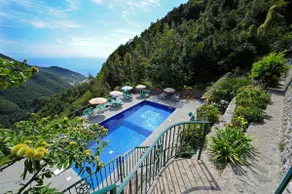 Ocean-view villa with private pool in Ravello - Image 2