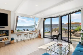 Luxury Lakefront Home - Hot Tub & Panoramic Views - Image 2