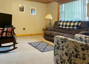 Cozy 2 bdrm near river & docks - Image 5