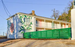 The Clementine on College - Room #3 - Image 2