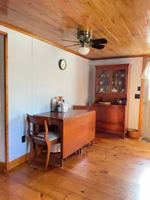 Cozy woodlands cottage w/ indoor fireplace - Image 3