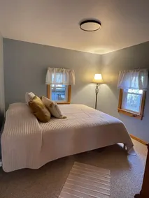 Cozy woodlands cottage w/ indoor fireplace - Image 4