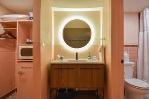 The Clementine on College - Room #5 - Image 5