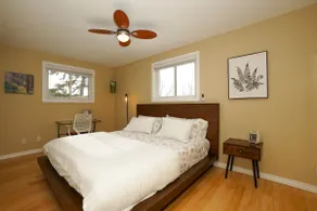 Lake-Access Cottage- Hot Tub, Fireplace&Pool Table - Image 5