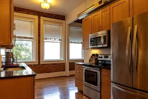The 611 Loft. Central Downtown Location. - Image 4