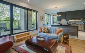 Penthouse at the foot of Mount Orford! Hot Tubs & Pool - Image 4