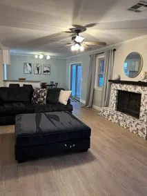 Updated three bedroom home across from park - Image 2