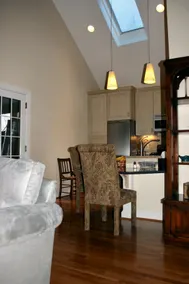 Contemporary colonial cottage, close to dwntown Rockville and metro, accessible. - Image 5
