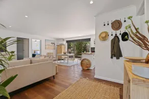'Tides on Toorak' - Enormous Entertainment Area! - Image 4