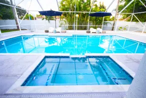 Villa in Miami with Heated Pool & Salt System - Image 5