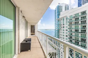Pool View 2Bedroom Lux Brickell - Image 4