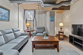 Perfect Blend of Convenience & Comfort in the heart of Syracuse NY - Image 2