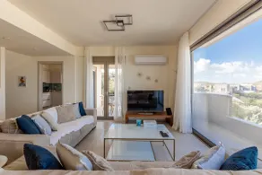 3 Bedroom Villa with Stunning Sea View & Private Parking - Image 2