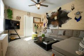 Peaceful and quiet 2 BR apartment with a deck - Image 2