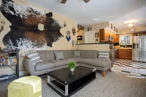 Peaceful and quiet 2 BR apartment with a deck - Image 4