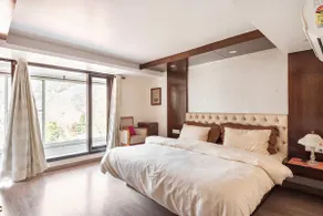 Luxury villa in Mussoorie: 3 BHK Villa W/ cook - Image 4