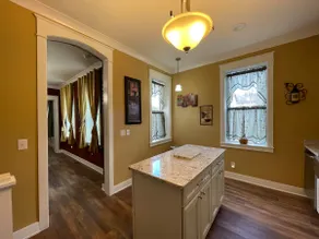 Mulberry Manor*Walkable*8 Guests*4 Bed/2.5 Bath - Image 5