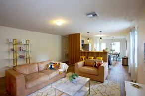 Comfort, relax, quiet near Woodlands |3 BED|2 BATH - Image 3