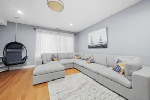 Chicago Jefferson Park Penthouse near train stop! - Image 2