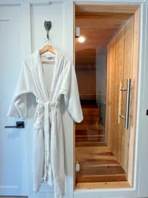 Private Guest Suite with Sauna & Hot Tub - Image 5