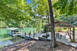 Cantrell Point Cottage on Keowee - Image 2