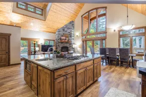 Luxury Pour House Lodge - Image 5