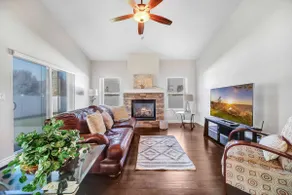 Clean, Cozy home near St. Luke's - Image 2