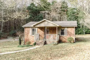 Eclectic Getaway with Hot tub and Hiking Trails - Image 3