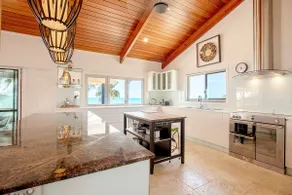 Karma Waters Beachfront House, Spa + Sea Views - Image 4