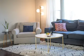 Quiet, Bright and Spacious 4BR/2B Near Uptown - Image 2