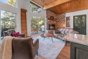 Cozy Treehouse with Lake View of Lake Arrowhead - 5 min from Village and Skypark - Image 3