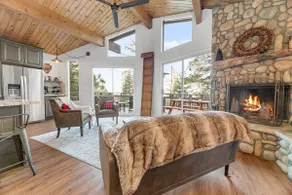 Cozy Treehouse with Lake View of Lake Arrowhead - 5 min from Village and Skypark - Image 2