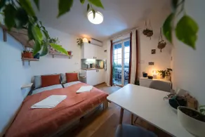 Small cozy flat with balcony & private parking - Image 3