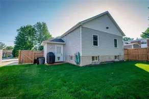 Great location for your every need in North Bay! - Image 4