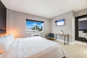 At Mine | Ocean Drive Suite - Image 3