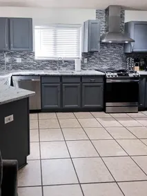 Delightful 3-bedroom home with luxury kitchen - Image 4