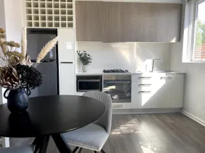 Condo Moments to Elwood Beach and Village - Image 4
